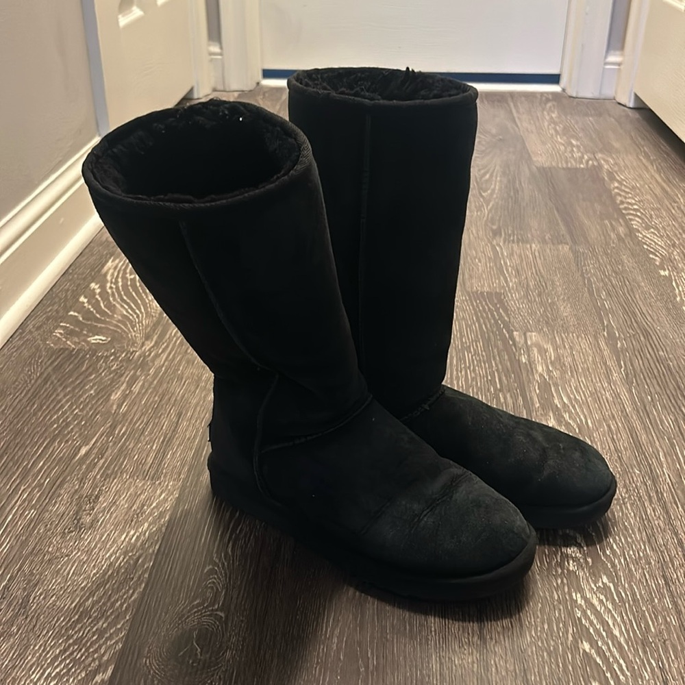 Black Uggs